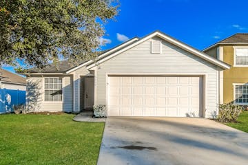 5656 Village Pond Cir Jacksonville, FL 32222